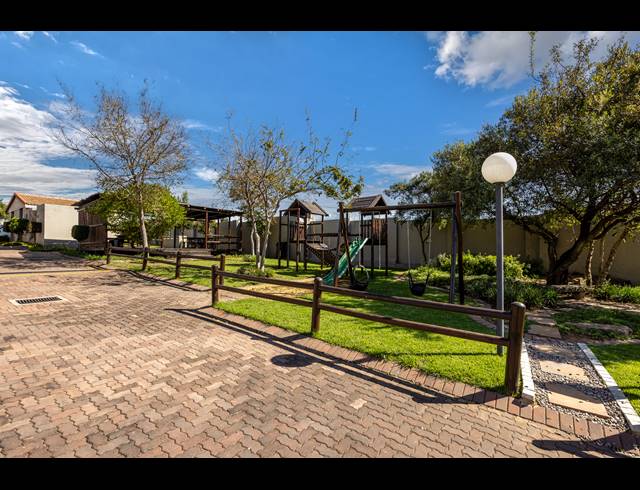 1 BEDROOM APARTMENT FOR SALE IN LONEHILL
